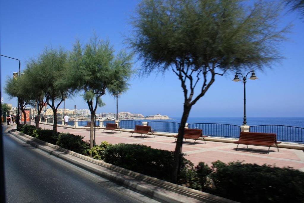 Marvellous Apartment With Valletta And Harbour Views Сліма Екстер'єр фото